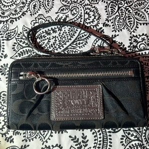 Coach Poppy Wristlet Wallet!